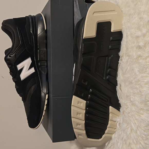 Mens' New Balance 997H Sneakers US 11 - Picture 5 of 5